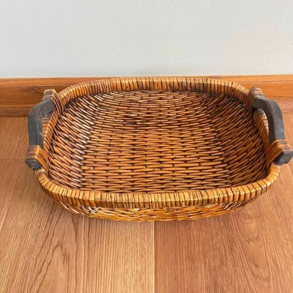 VTG Woven Rattan Gathering Basket Brown Wood Handles Boho Rustic Primitive Decor